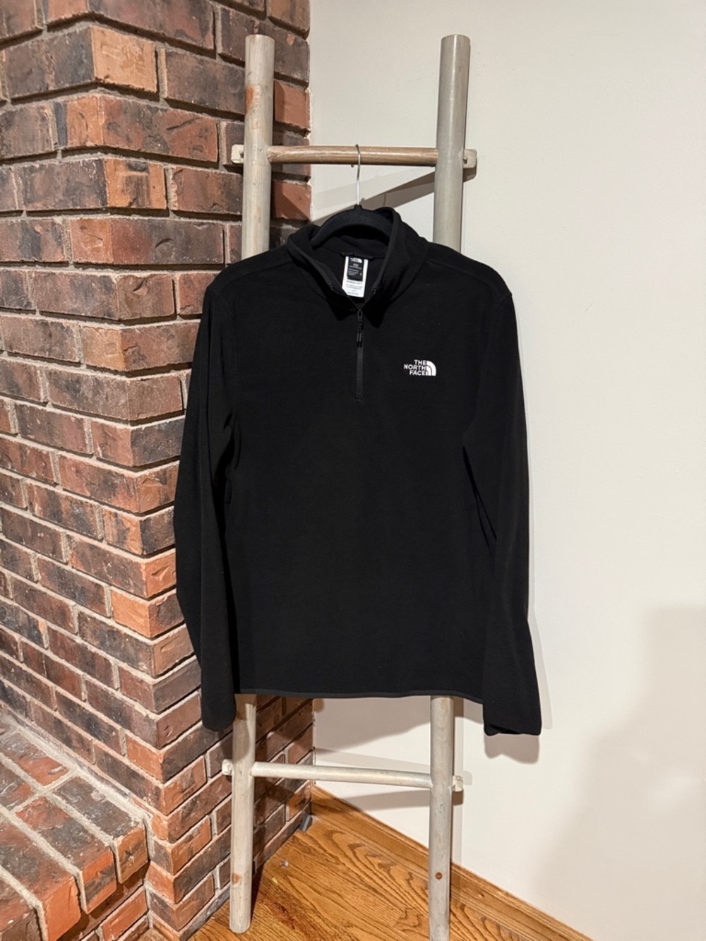 The North Face Quarter Zip Fleece – Men’s M – Black – EUC